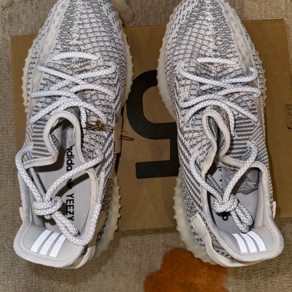 YZE 350 V2 Boost by Adidas 7.5 - Picture 4 of 15